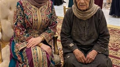 قصة زوجة الابن التي اعتنت بحماتها 8 سنوات واكتشفت المفاجأة بعد وفاتها